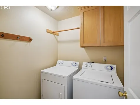 7130 SW Uphill Place Beaverton OR 97007