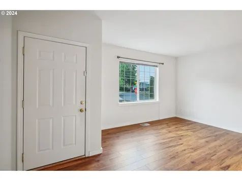 7130 SW Uphill Place Beaverton OR 97007