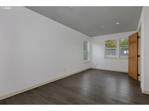 1221 Eugene Street Hood River OR 97031