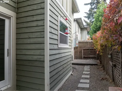 1221 Eugene Street Hood River OR 97031