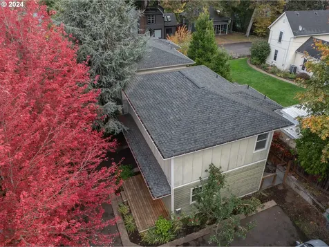 1221 Eugene Street Hood River OR 97031