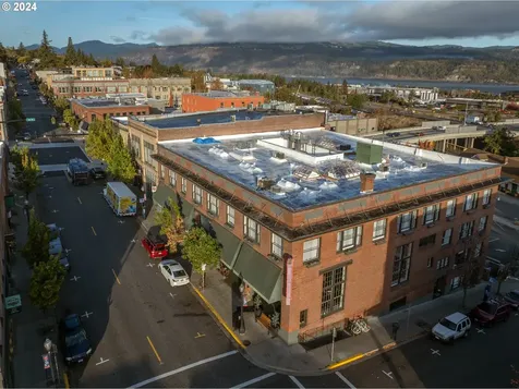 1221 Eugene Street Hood River OR 97031