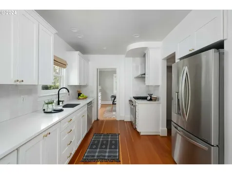 2836 Ne 10th Avenue Portland OR 97212