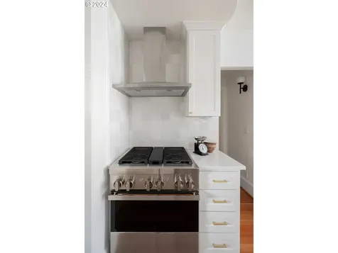 2836 Ne 10th Avenue Portland OR 97212