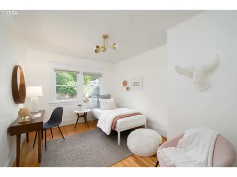 2836 Ne 10th Avenue Portland OR 97212