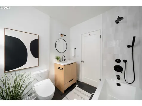 2836 Ne 10th Avenue Portland OR 97212