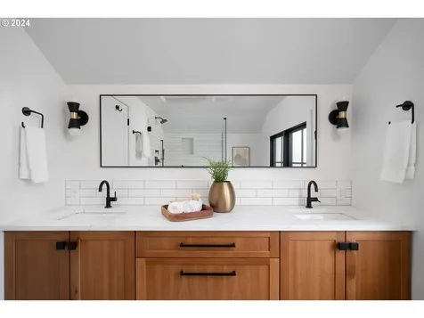 2836 Ne 10th Avenue Portland OR 97212
