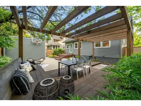 2836 Ne 10th Avenue Portland OR 97212