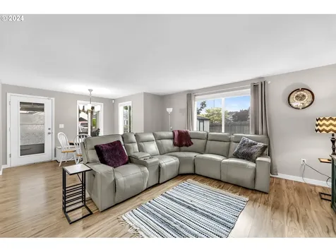 8823 Ne 163rd Avenue Vancouver WA 98682