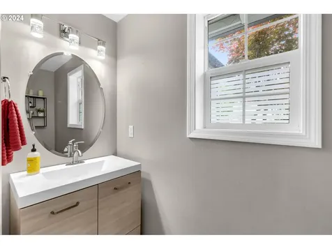 8823 Ne 163rd Avenue Vancouver WA 98682