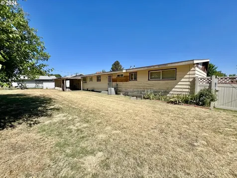 23 W Cedar Drive Hermiston OR 97838