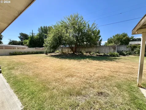 23 W Cedar Drive Hermiston OR 97838
