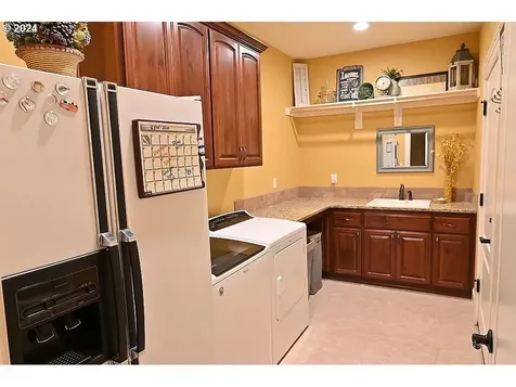 3312 NE Nehalem Avenue Albany OR 97321