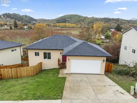 145 SE Lebleu Lane Winston OR 97496