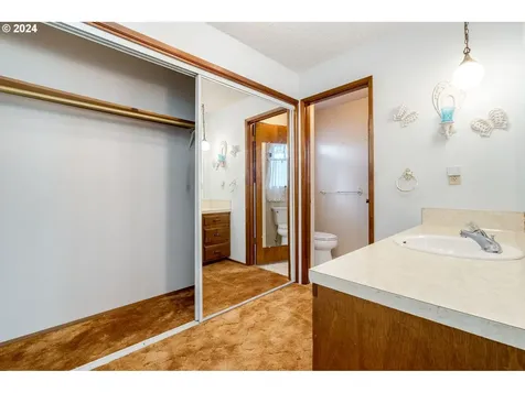 2624 Northlake Avenue Longview WA 98632