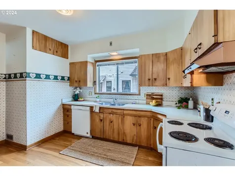 2232 Se Market Street Portland OR 97214
