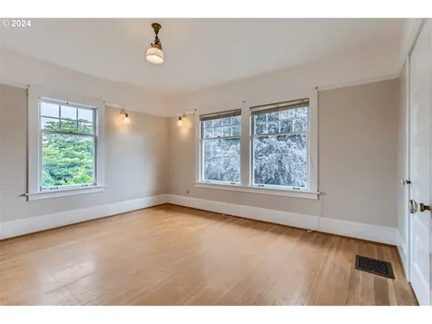 2232 Se Market Street Portland OR 97214