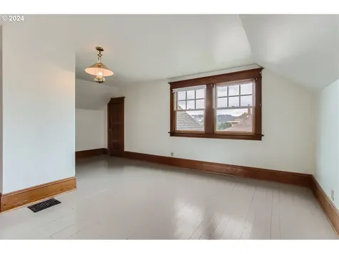2232 Se Market Street Portland OR 97214