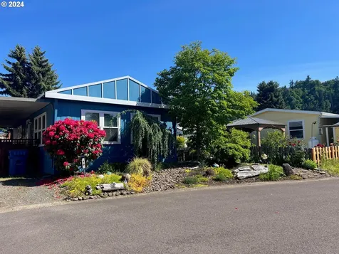 1307 S Water Street Silverton OR 97381
