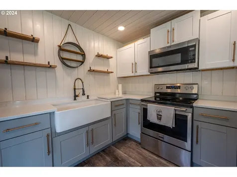 1534 Harris Street Myrtle Point OR 97458