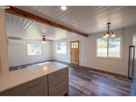 1534 Harris Street Myrtle Point OR 97458
