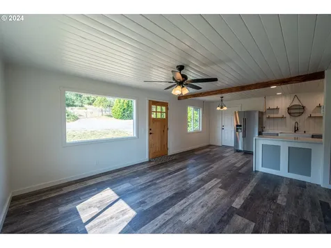 1534 Harris Street Myrtle Point OR 97458