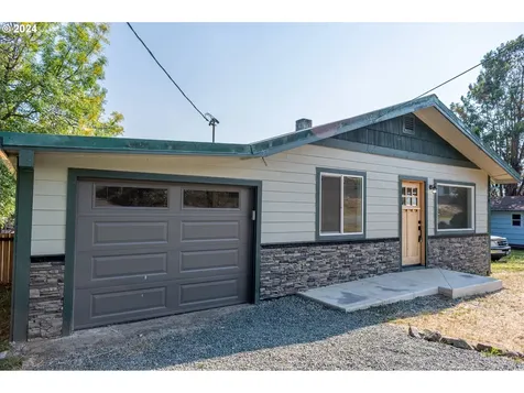 1534 Harris Street Myrtle Point OR 97458