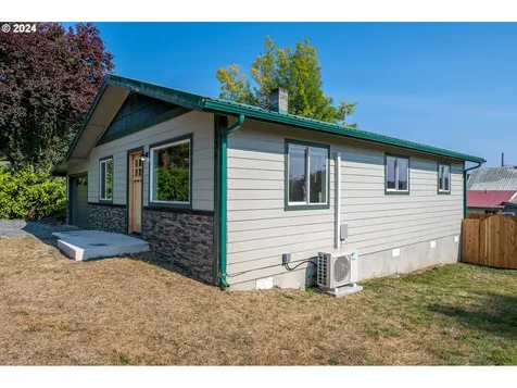 1534 Harris Street Myrtle Point OR 97458