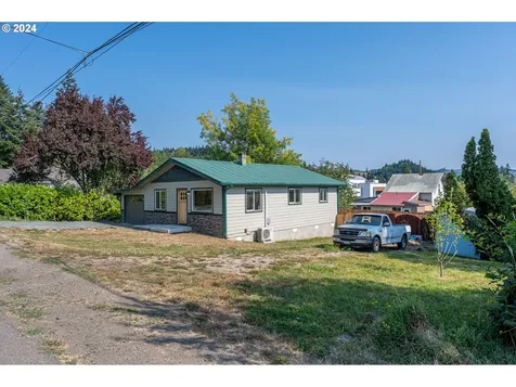 1534 Harris Street Myrtle Point OR 97458