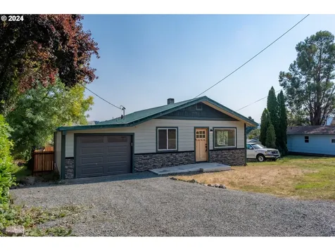 1534 Harris Street Myrtle Point OR 97458
