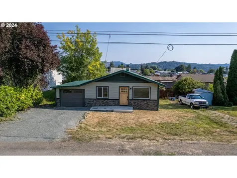 1534 Harris Street Myrtle Point OR 97458