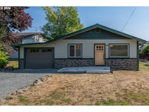 1534 Harris Street Myrtle Point OR 97458