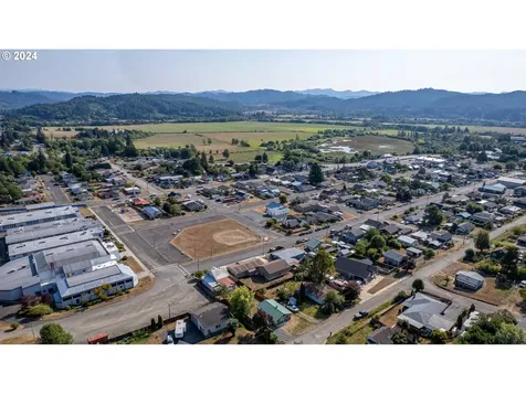 1534 Harris Street Myrtle Point OR 97458