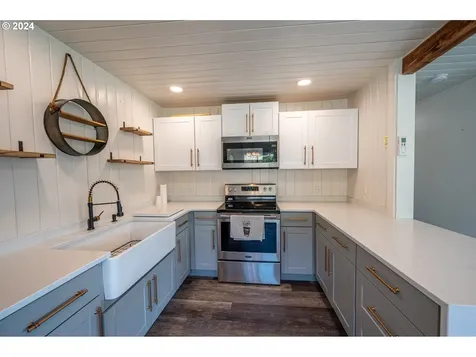 1534 Harris Street Myrtle Point OR 97458