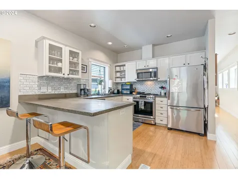 5239 NE 31st Avenue Portland OR 97211
