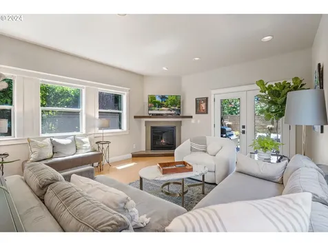5239 NE 31st Avenue Portland OR 97211