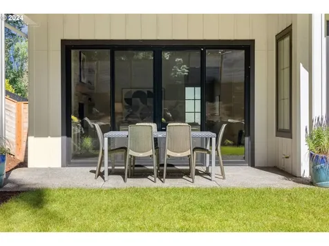 4515 SW 59th Avenue Portland OR 97221