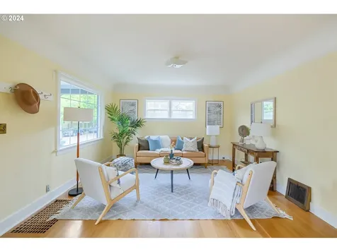 1903 Se Brooklyn Street Portland OR 97202