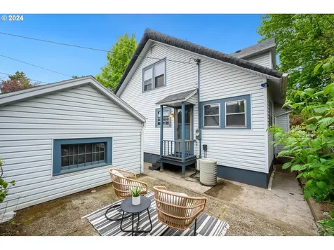 1903 Se Brooklyn Street Portland OR 97202