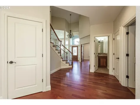 704 W S Street Washougal WA 98671