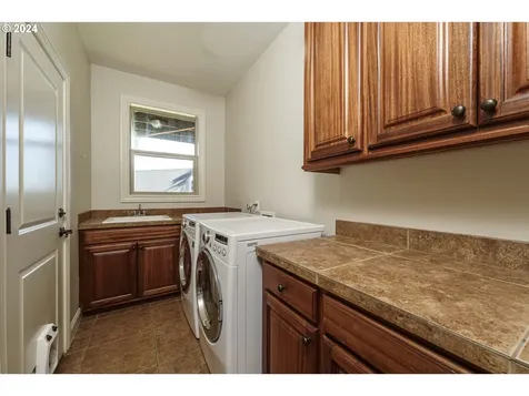 704 W S Street Washougal WA 98671