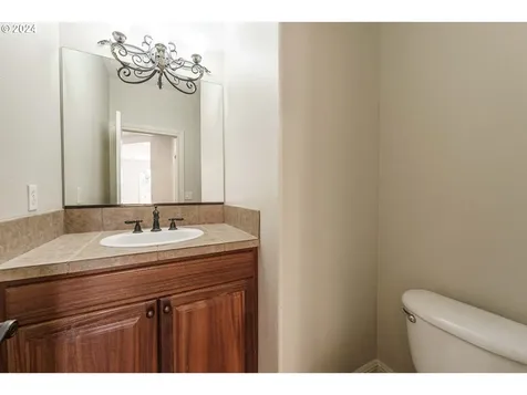 704 W S Street Washougal WA 98671