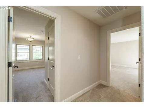 704 W S Street Washougal WA 98671