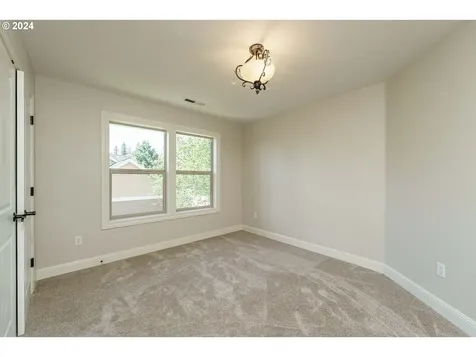 704 W S Street Washougal WA 98671