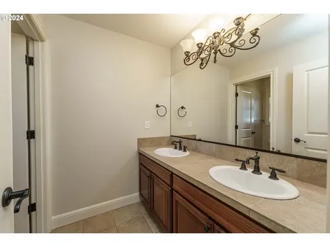 704 W S Street Washougal WA 98671