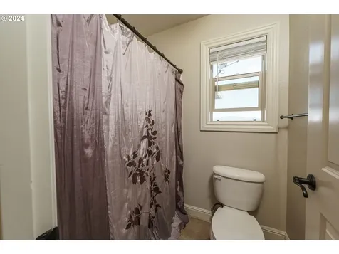 704 W S Street Washougal WA 98671