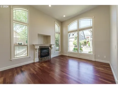 704 W S Street Washougal WA 98671