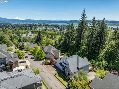 704 W S Street Washougal WA 98671