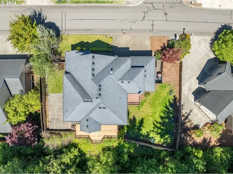 704 W S Street Washougal WA 98671
