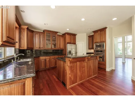 704 W S Street Washougal WA 98671